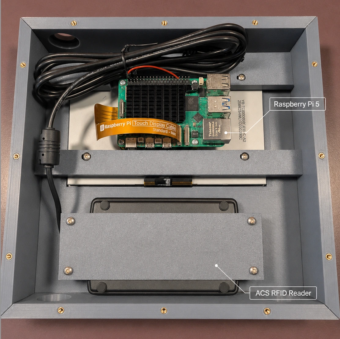 Stempeluhr Innenleben mit RFID Scanner
